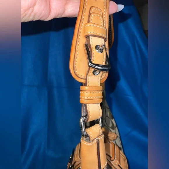 Coach Hampton Hobo Bag Y2K-era from 2004 - Picture 13 of 16